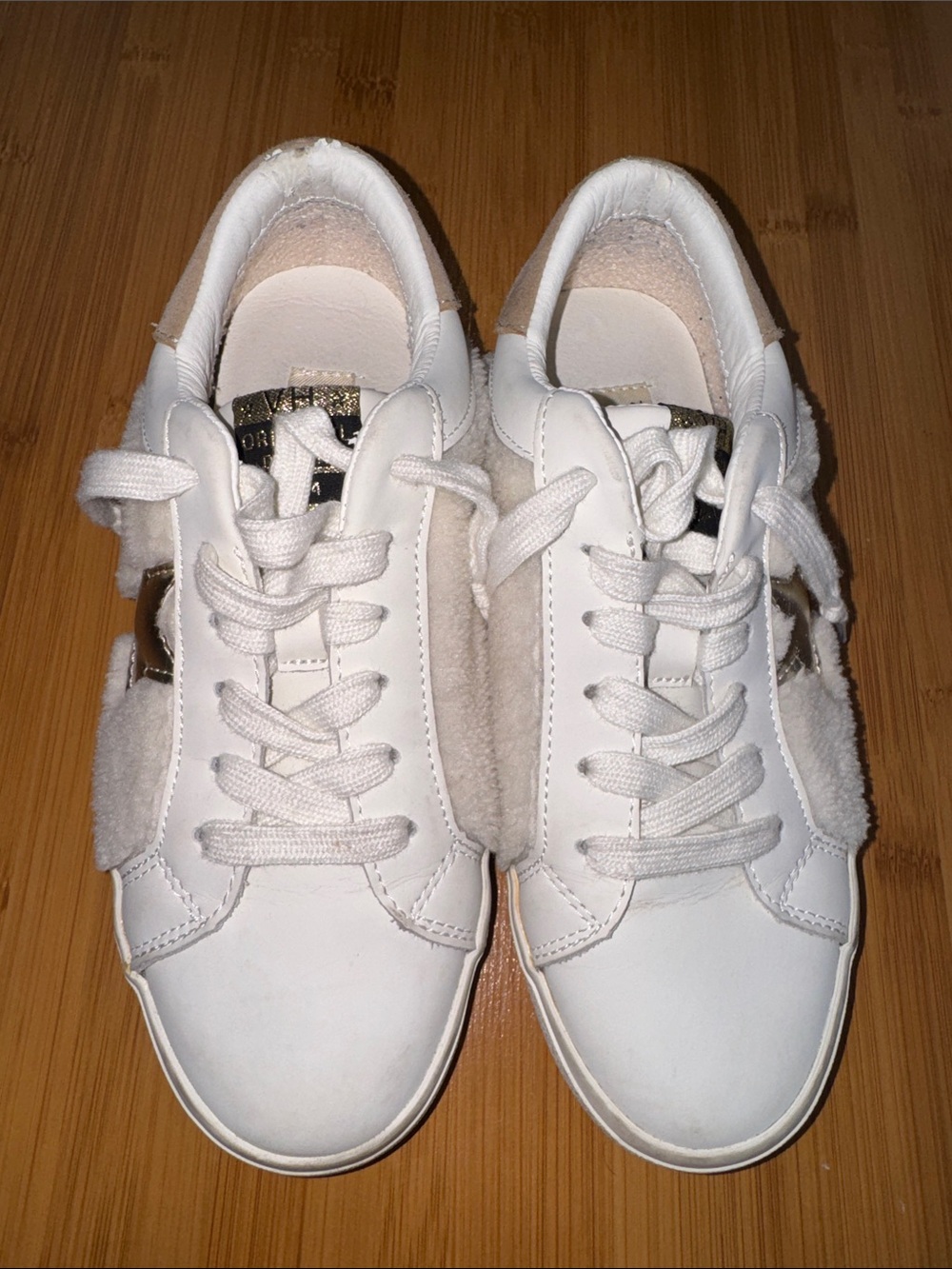 Vintage Havana White Sneakers with Cool Accents